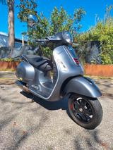 Vespa GTS Super 300 - Vespa Motorräder in Hamburg