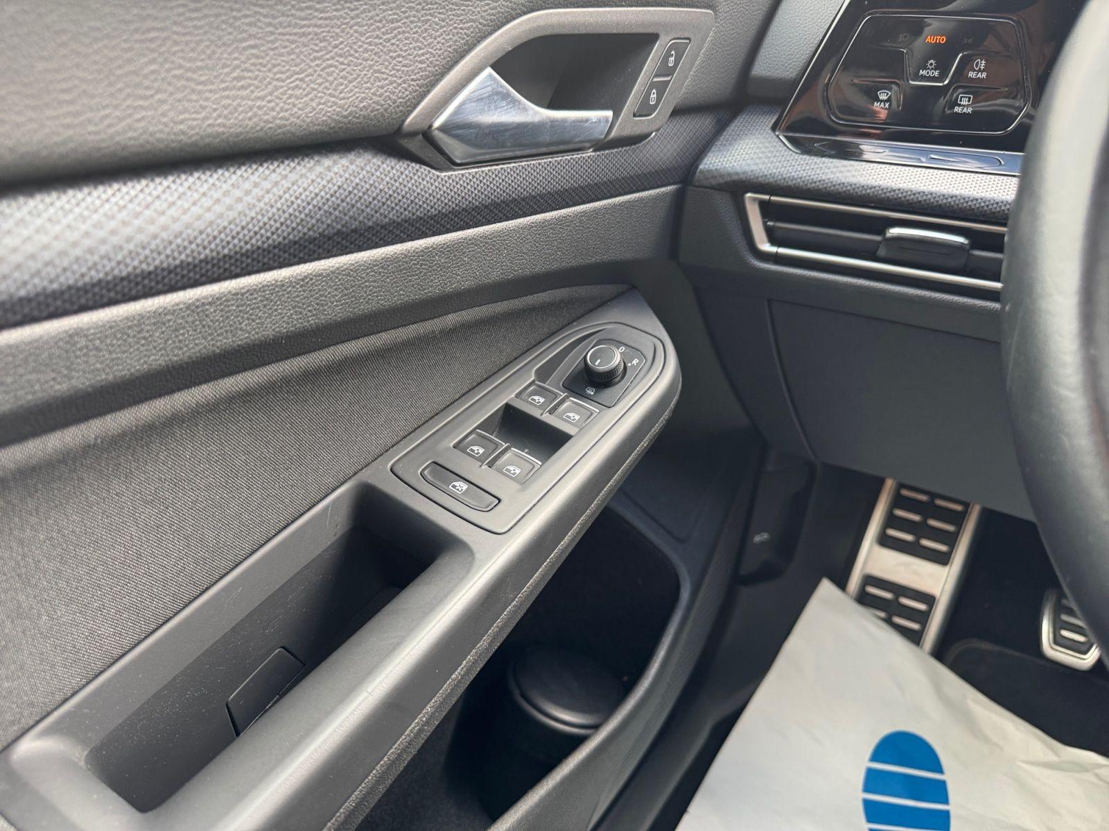 Volkswagen Golf VIII Life "United" 1,0TSI, LED, Navi, App C, миниатюра 13