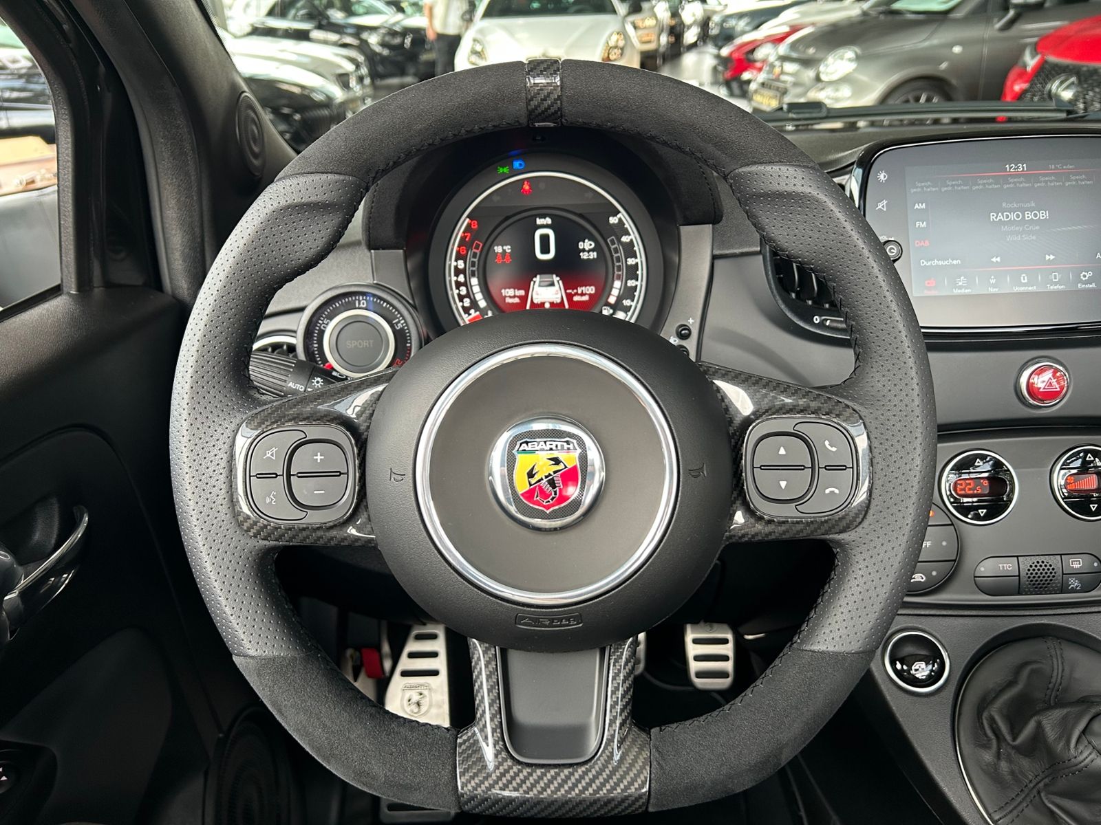 Fahrzeugabbildung Abarth 695 C KLIMA NAVI ALU 17 "  Nur  1450  km