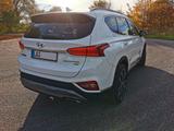Hyundai SANTA FE 2.2 CRDi Premium 4WD 8AT in Voll. + 21" - Hyundai SANTA FE von privat