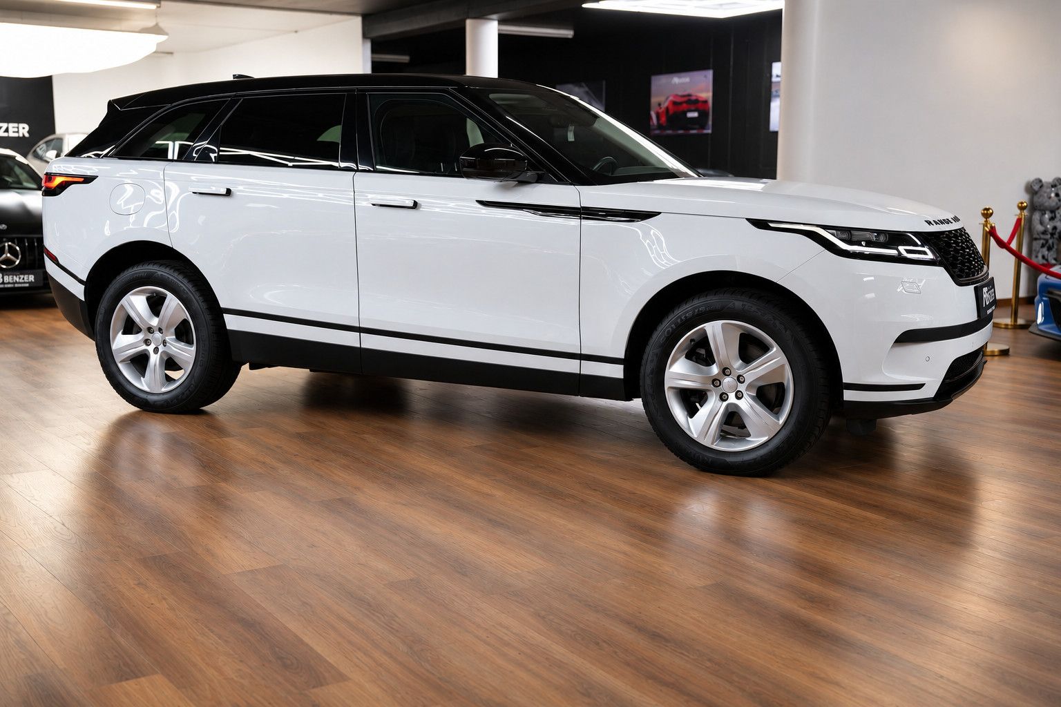 Fahrzeugabbildung Land Rover Range Rover Velar Kamera*Head-UP*Matrix*CarPlay