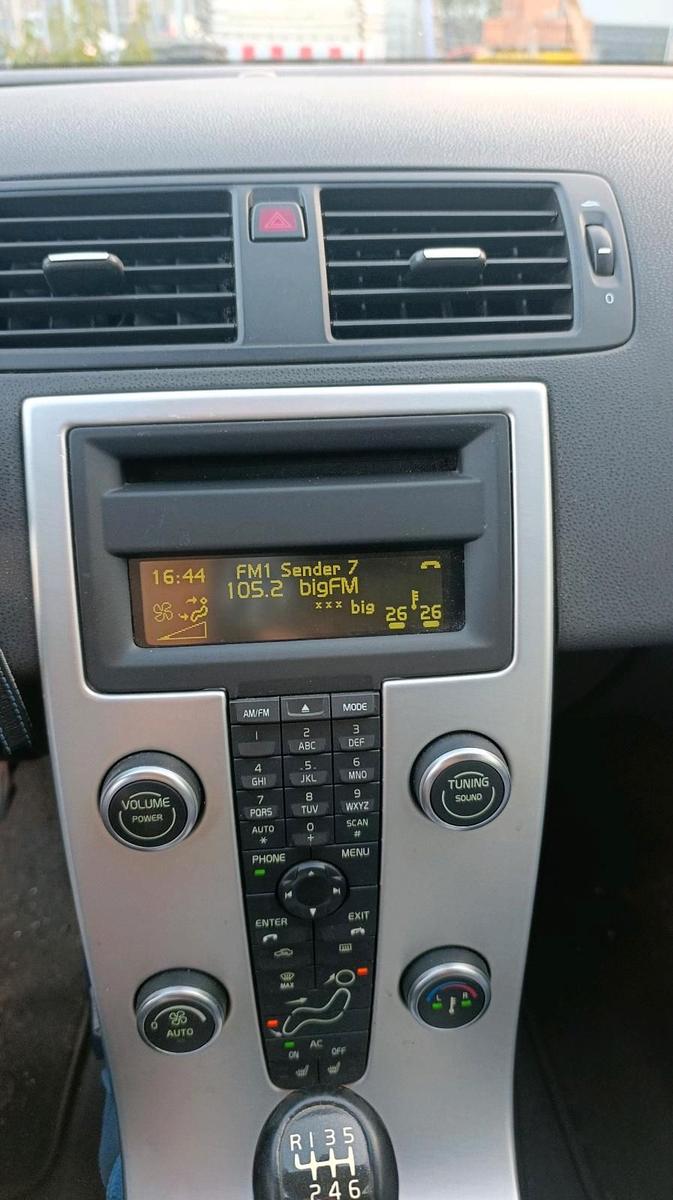 Volvo V50 2010 — photo 10