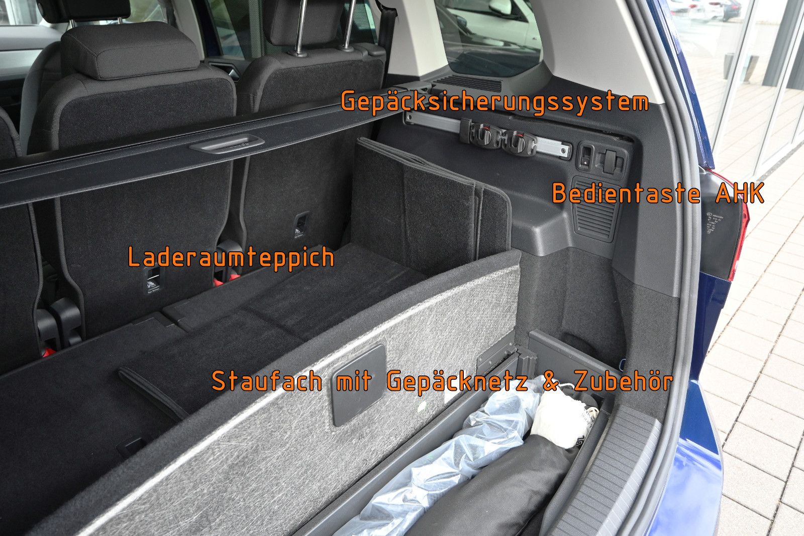 Fahrzeugabbildung Volkswagen Touran 1.5 TSI DSG °ACC°AHK°DYNAUD.°ERGO°STANDHZ