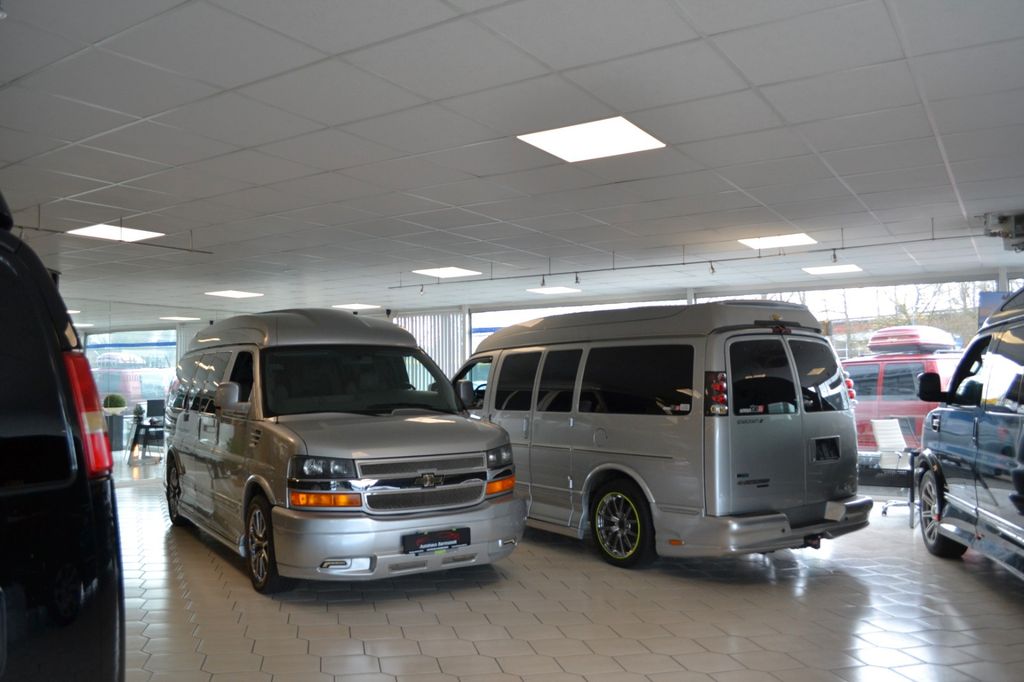 GMC Savana
