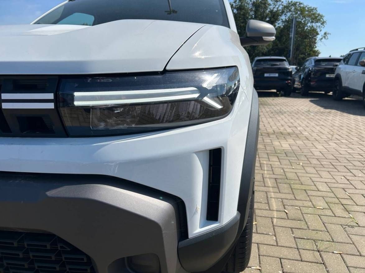 Fahrzeugabbildung Dacia Duster Expression mild hybrid 140