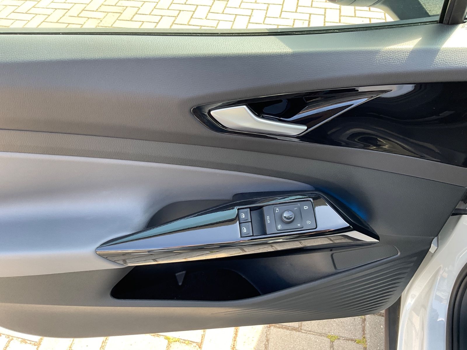 Fahrzeugabbildung Volkswagen ID.4 Pro 82 kWh Pro,AHK,LED,Navi,Sitzheizung