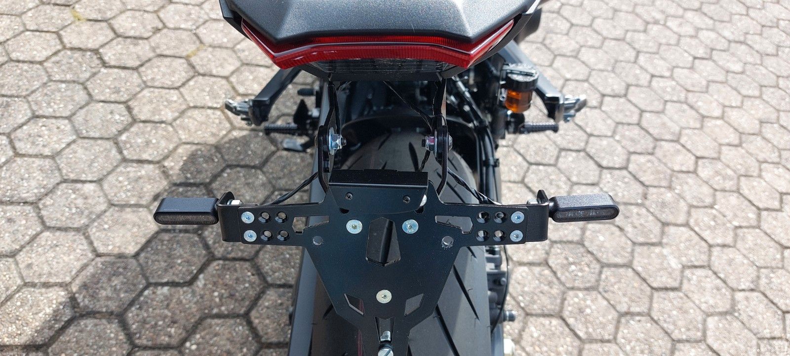 Fahrzeugabbildung Yamaha MT-09 25  Zubehör für 1300.-