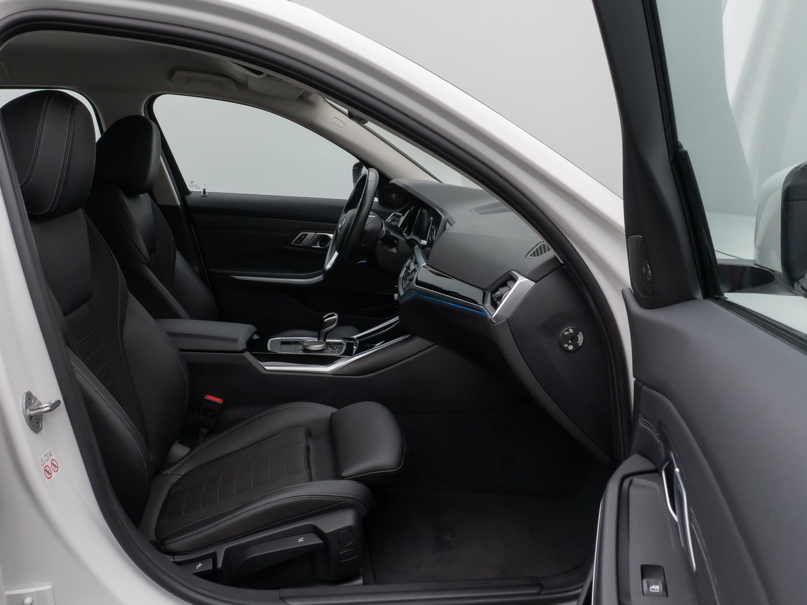 Fahrzeugabbildung BMW 320e Sport Line 360° Laser DAB H/K Komfort Alarm