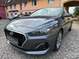 Hyundai i30 Fastback 1.4 T-GDI Style LED Navi Kamera - Hyundai i30 mit Benzin-Antrieb: Sportwagen