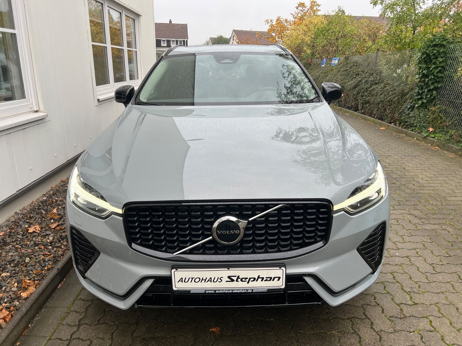 Volvo XC60 B4 D Automatik AWD Plus Dark AHK GARANTIE imagem 2