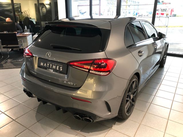 Fahrzeugabbildung Mercedes-Benz A 45 S AMG 4M Night/Burmester/Multibeam/Pano