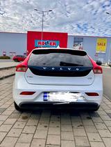 Volvo V40 D2 Momentum/ neue Bremsen + Inspektion  - weiße Volvo V40