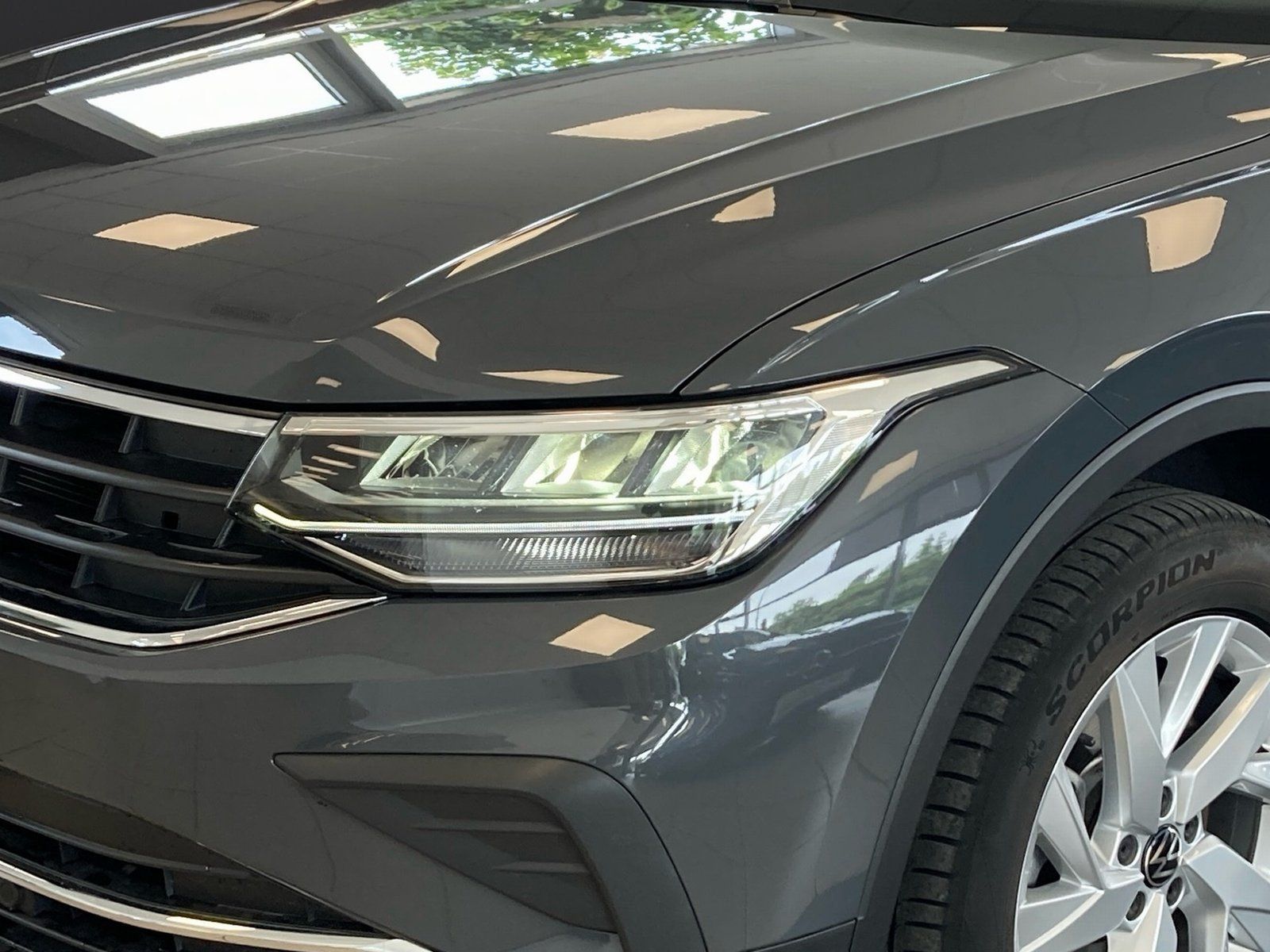 Fahrzeugabbildung Volkswagen Tiguan 2.0 TSI Life 4Motion*AHK*LED*ACC*PDC*Spur