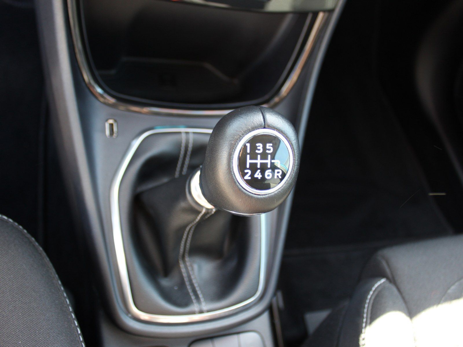 Fahrzeugabbildung Ford Puma Titanium 1,0 EcoBoost Mild Hybrid