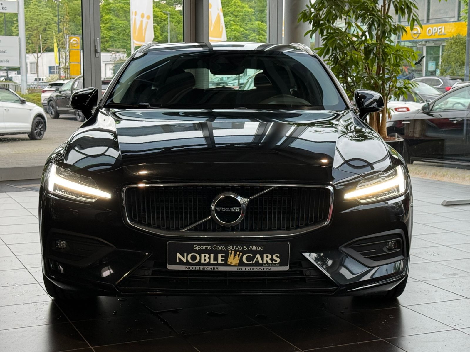 Fahrzeugabbildung Volvo V60 Kombi Momentum Pro ACC BLIS LED