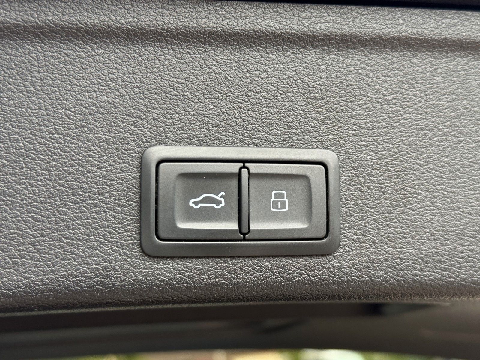 Fahrzeugabbildung Audi A4 Avant 2.0 TFSI*S-line*Virt.Cock*Navi*Ambiente