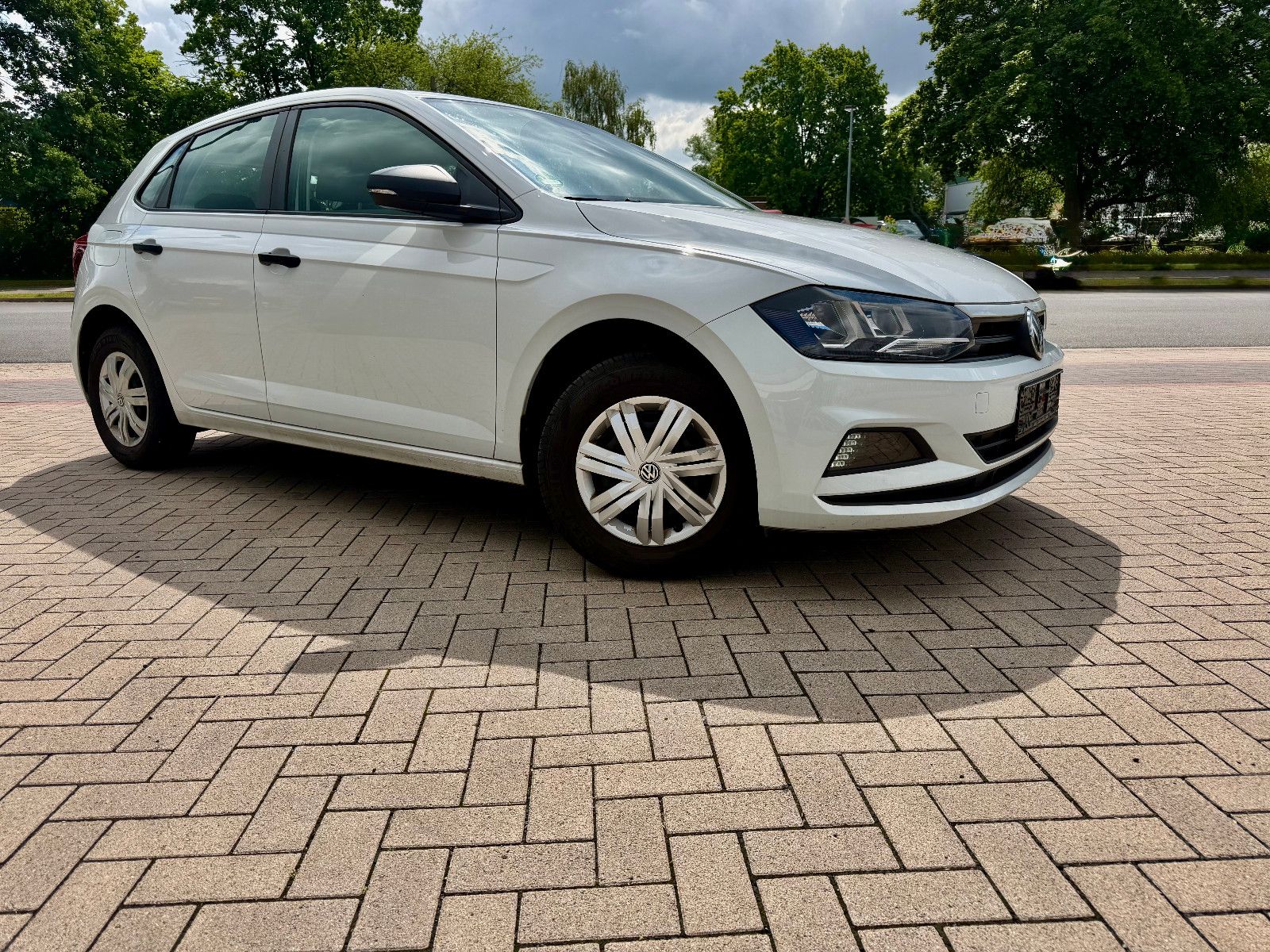 Volkswagen Polo - 1