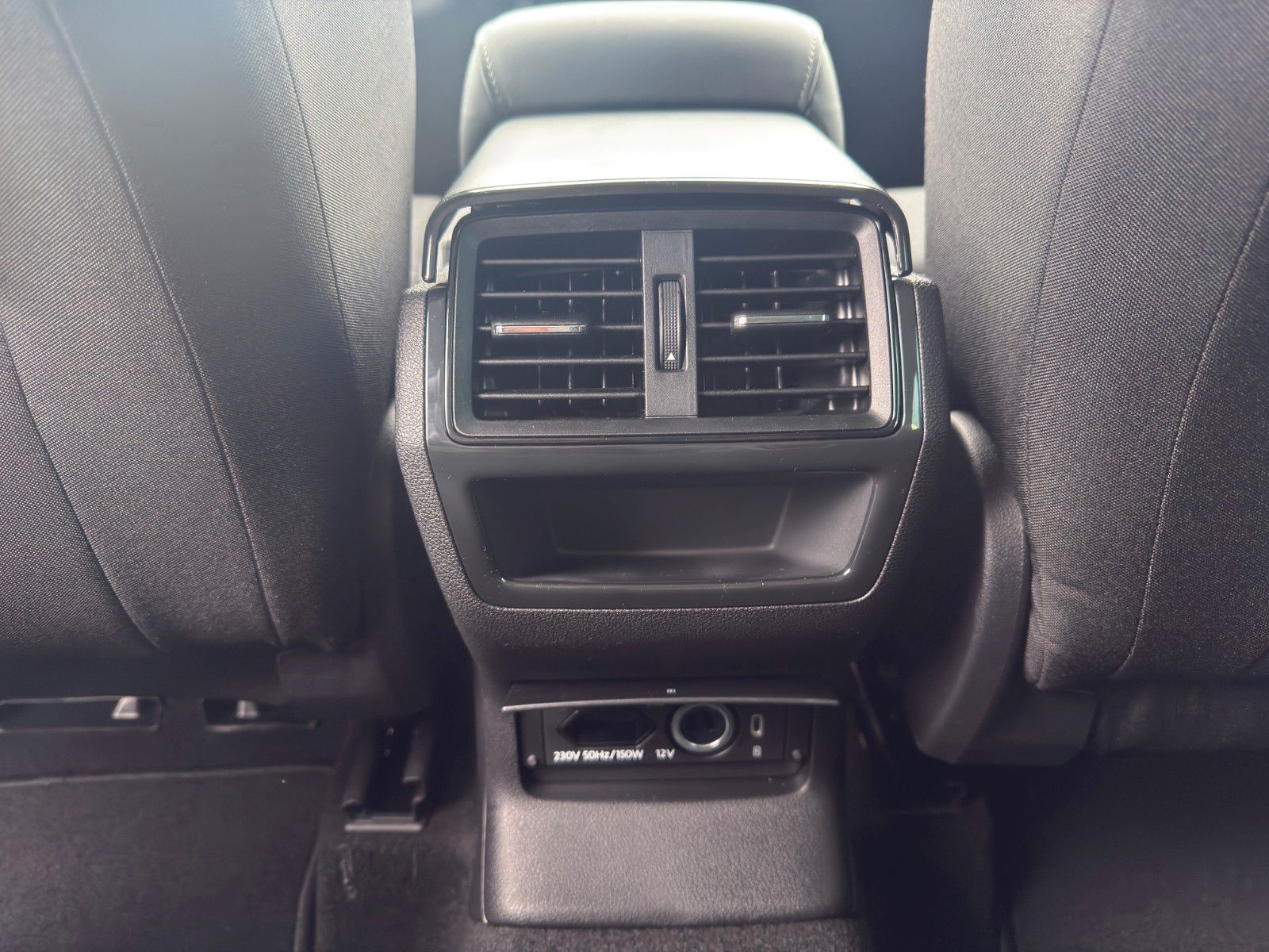 Fahrzeugabbildung SKODA Karoq Balance 1,5 TSI 110 kW 7-Gang-DSG
