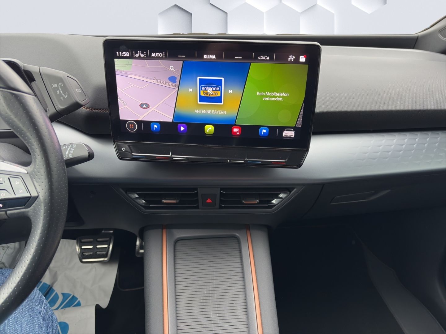 Born 150kW LED ACC 360°Kamera ParkLenkAssist Sit