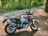 Honda XRV750 Africa Twin mit geringer Laufleistung - XRV750