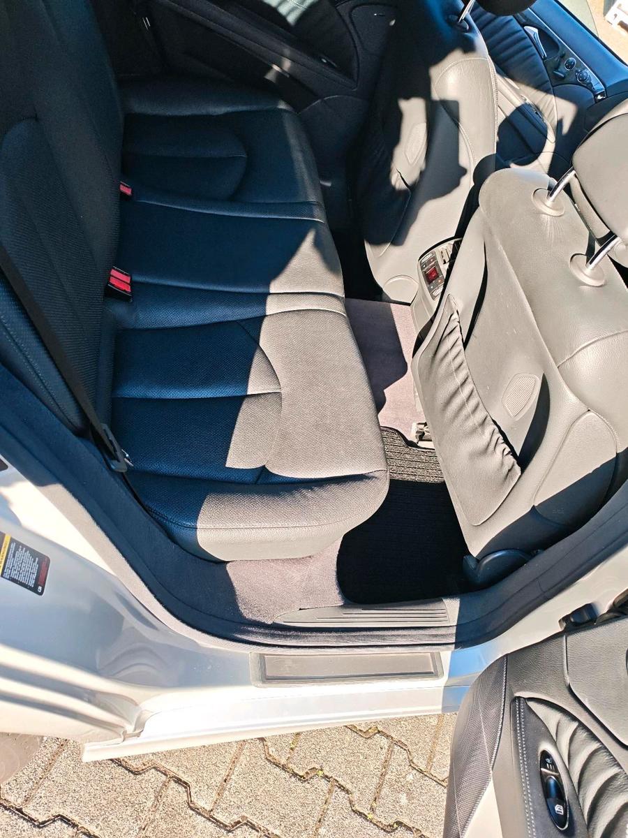 Mercedes-Benz E320 2004 — photo 13