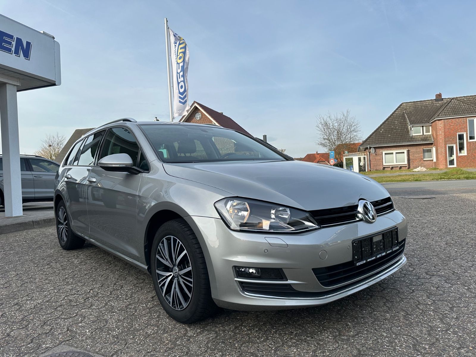 Fahrzeugabbildung Volkswagen Golf VII Variant 1.6 TDI Allstar AHK/Navi/SHZG