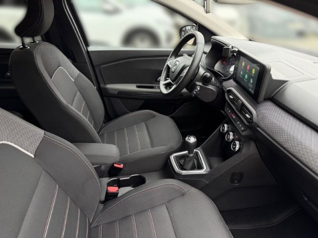 Fahrzeugabbildung Dacia Jogger Extreme+ 1.0 TCe 110 7-Sitzer Navi+SHZ+KA