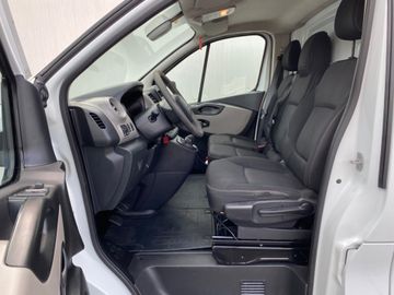 Renault Trafic - 12