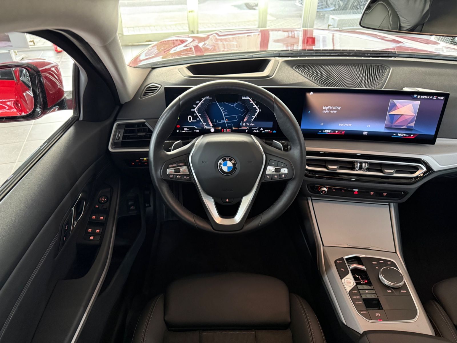 BMW 318 d Touring HuD+Standheizung+Key+Park+Sensatec foto 17