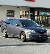 Toyota Avensis 2.2 - Toyota Avensis aus 2008: Kombi