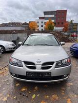 Nissan Almera Acenta Plus - silberne Nissan Almera