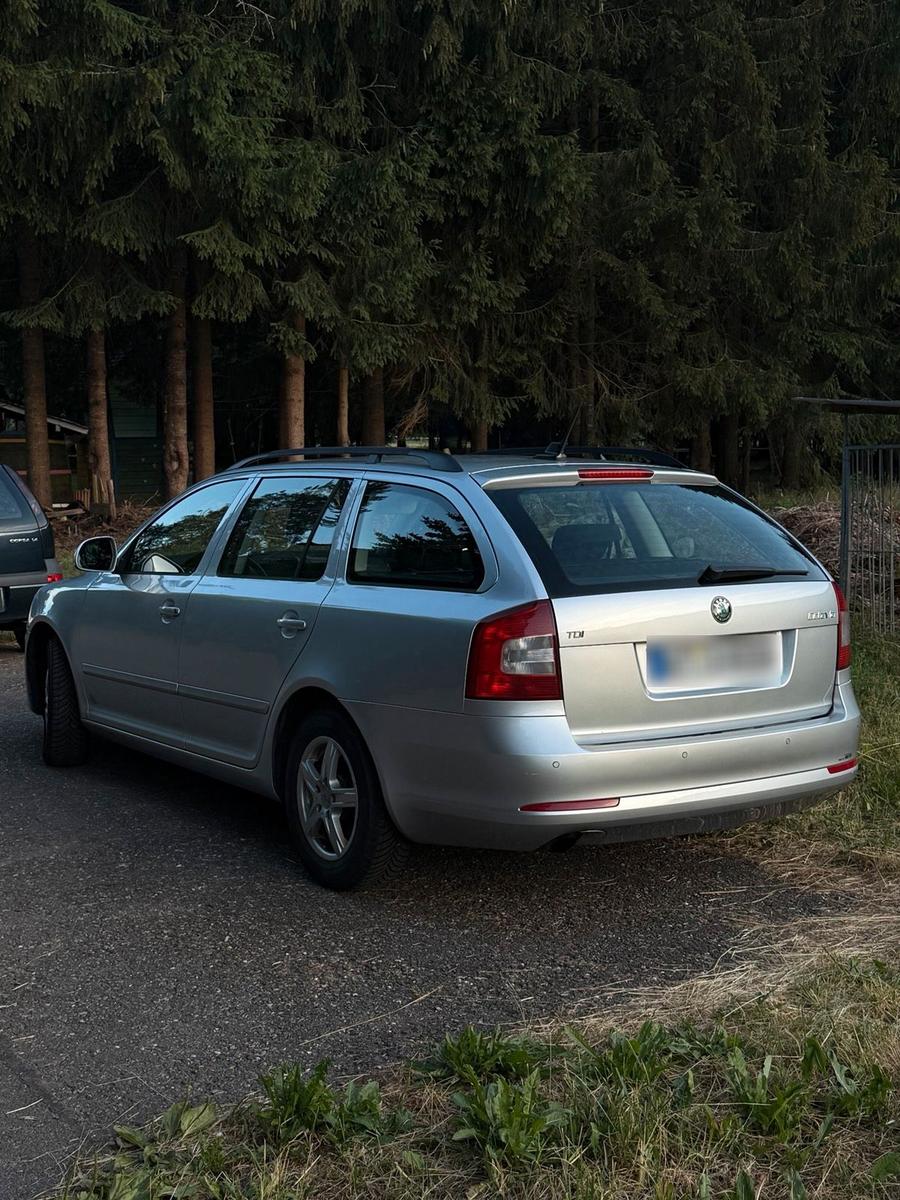 Skoda Octavia 2012 — engine 140 HP (103kW)