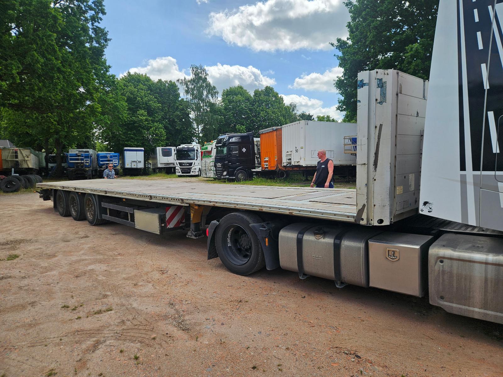 Schmitz Cargobull Mega SCS 24/L Plattform Liftachse