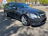 Mercedes-Benz E200 Auto. CGI BlueEffi. 7G Avantgarde AHK LED
