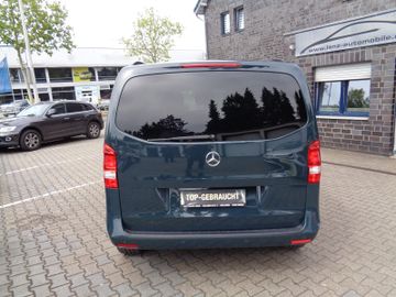 Mercedes V 220 - 8