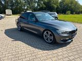 BMW 328 i Auto-Navi-Xenon-Stzh-Tempo-360Kamera - BMW 328 aus 2013