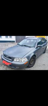 Volvo V40 TÜV bis März - gebrauchte Volvo V40 aus dem Jahr 2003