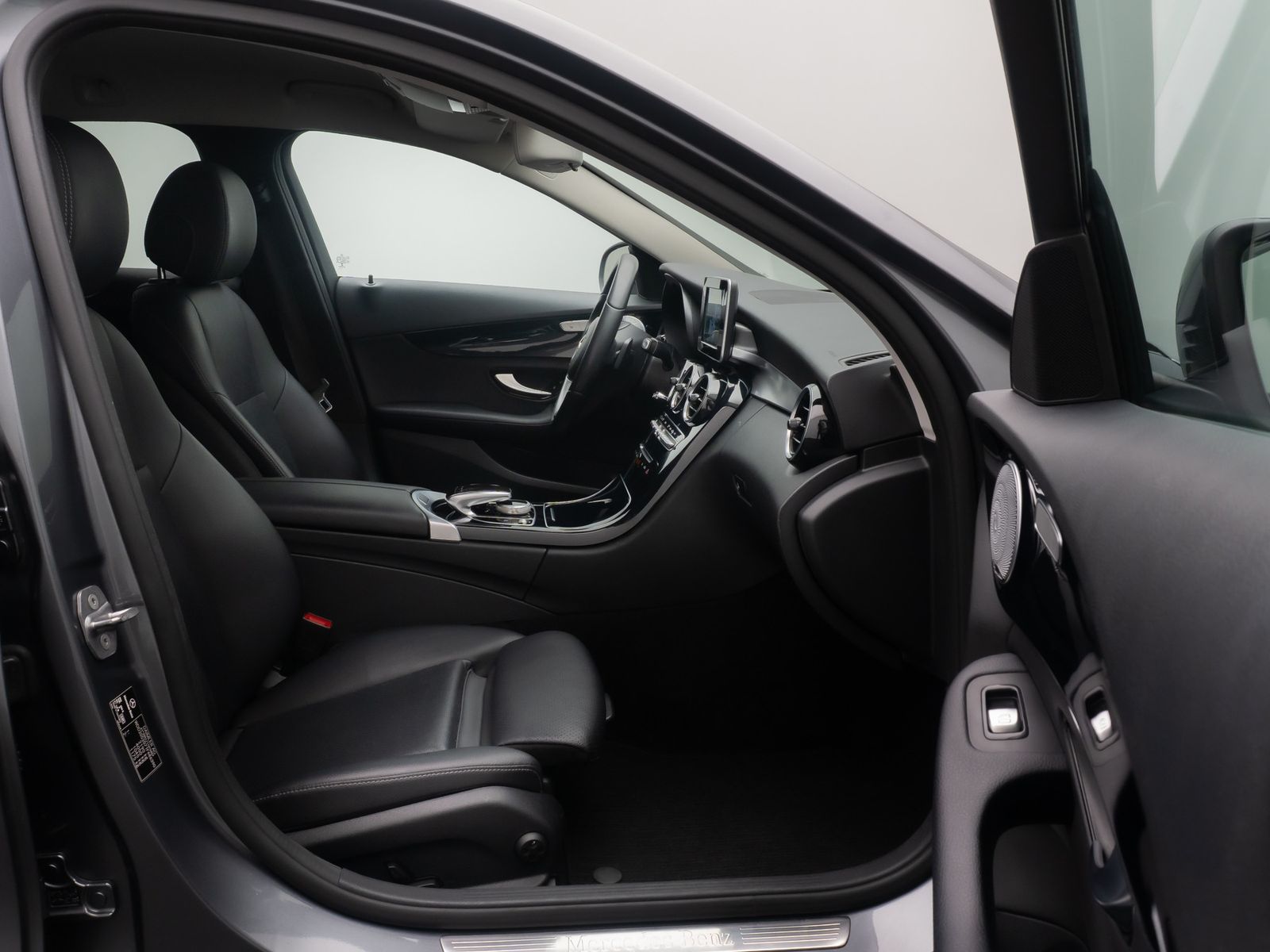 Fahrzeugabbildung Mercedes-Benz C 200 Tempomat LED SoudSys Burmester AHK FahrAs