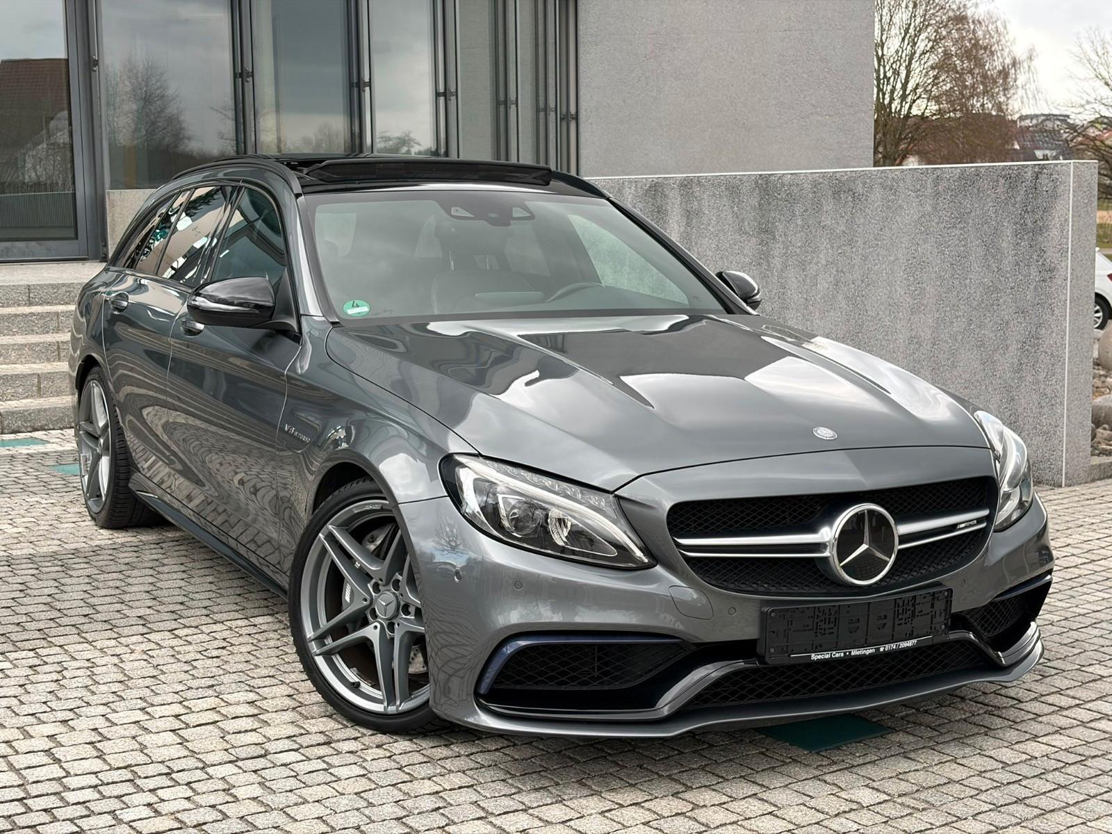 Mercedes-Benz C 63 AMG..PERFORMANCE..NIGHT-PAKET..PANORAMA..
