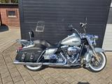 Harley-Davidson Harley Davidson Road King Classic 2014 - Motorräder in Hannover