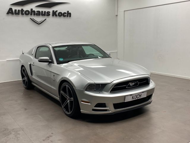 Ford MUSTANG 3.7 COUPÉ MIT EINER HAMMER OPTIK !!