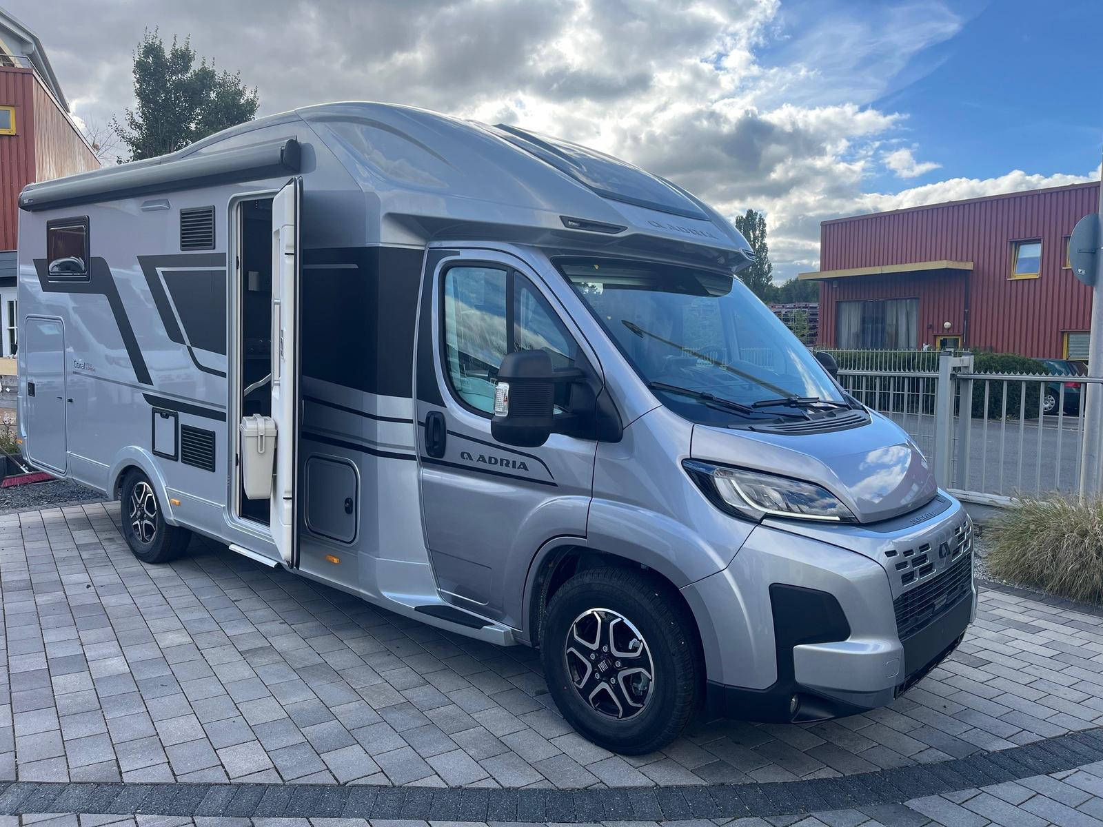 Adria Coral Supreme 670 SL 180 Multijet / Automatik 