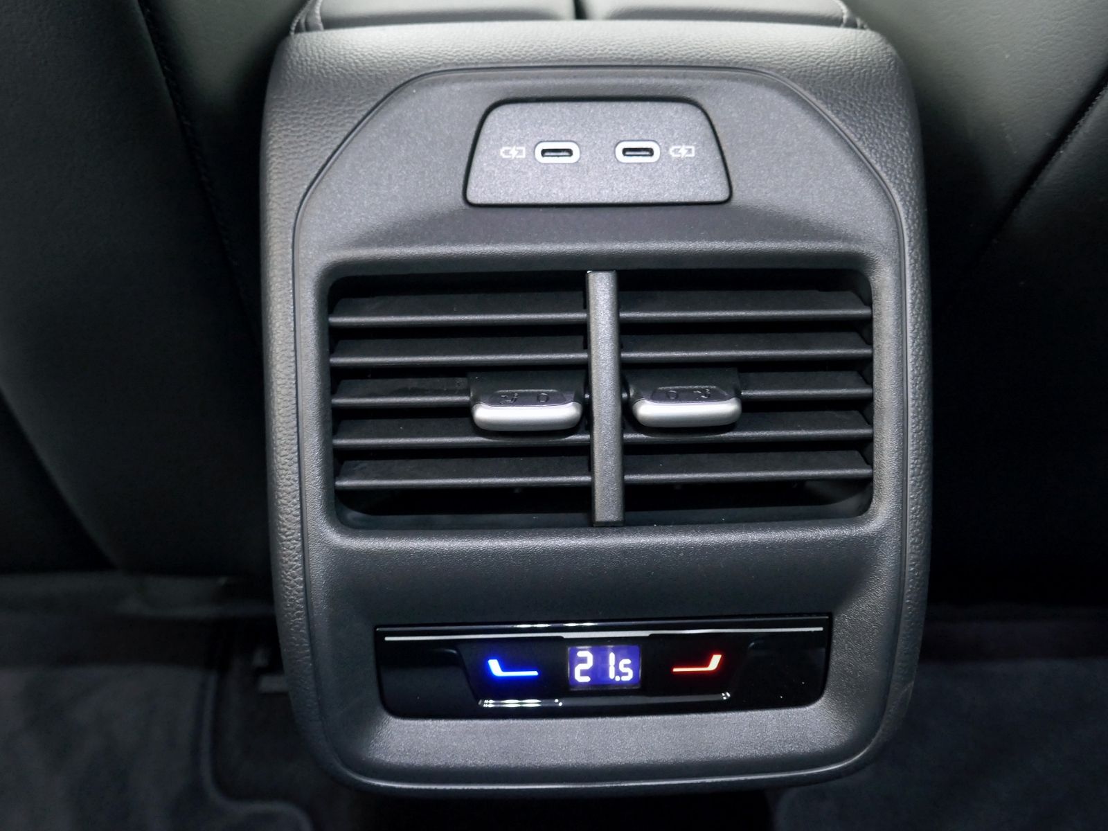 Fahrzeugabbildung Volkswagen Passat Business 2.0 TDI DSG | LED AHK RFK