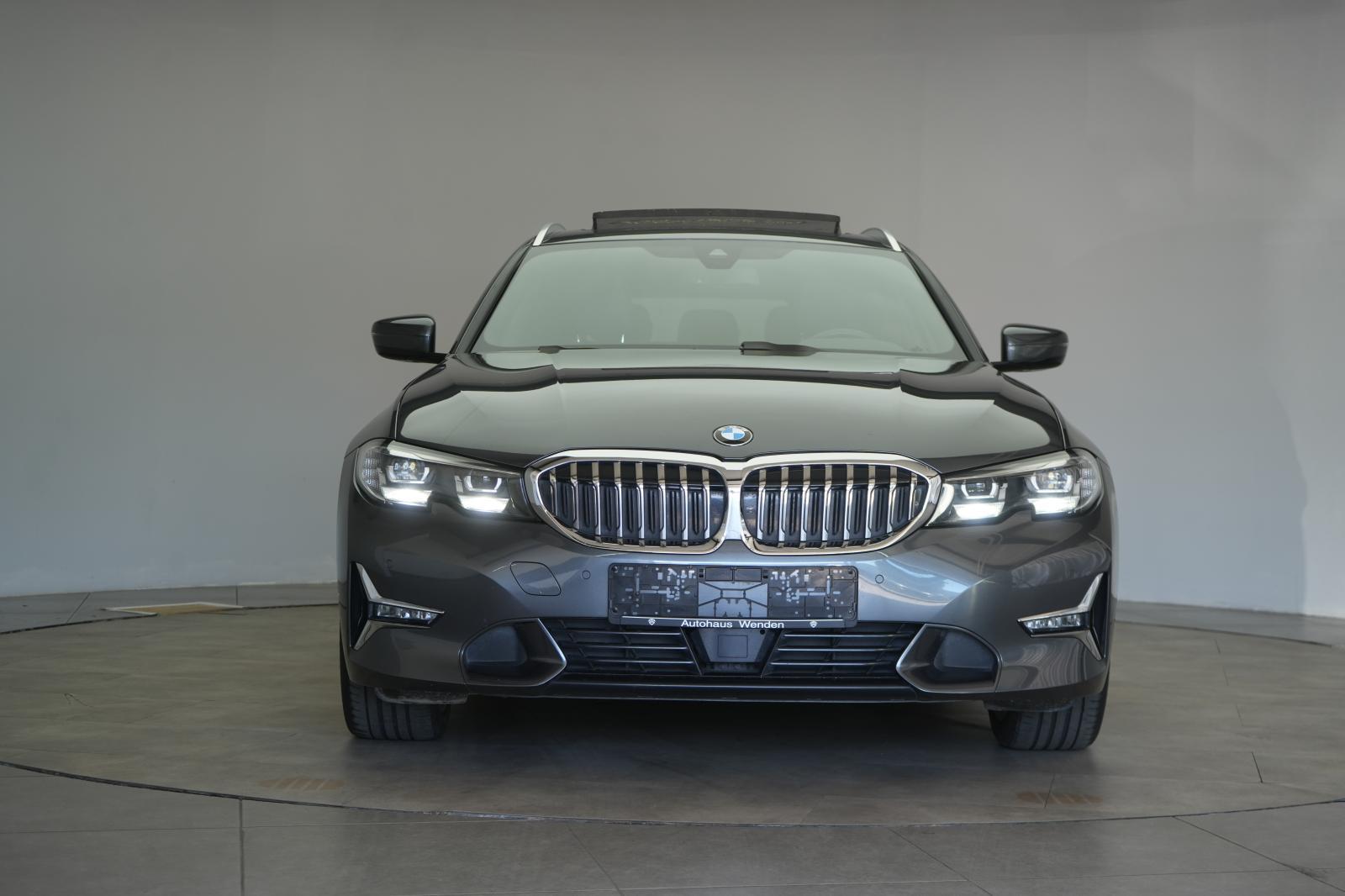 BMW 320 d Touring Luxury Line Leder/ACC/Pano/Virtual