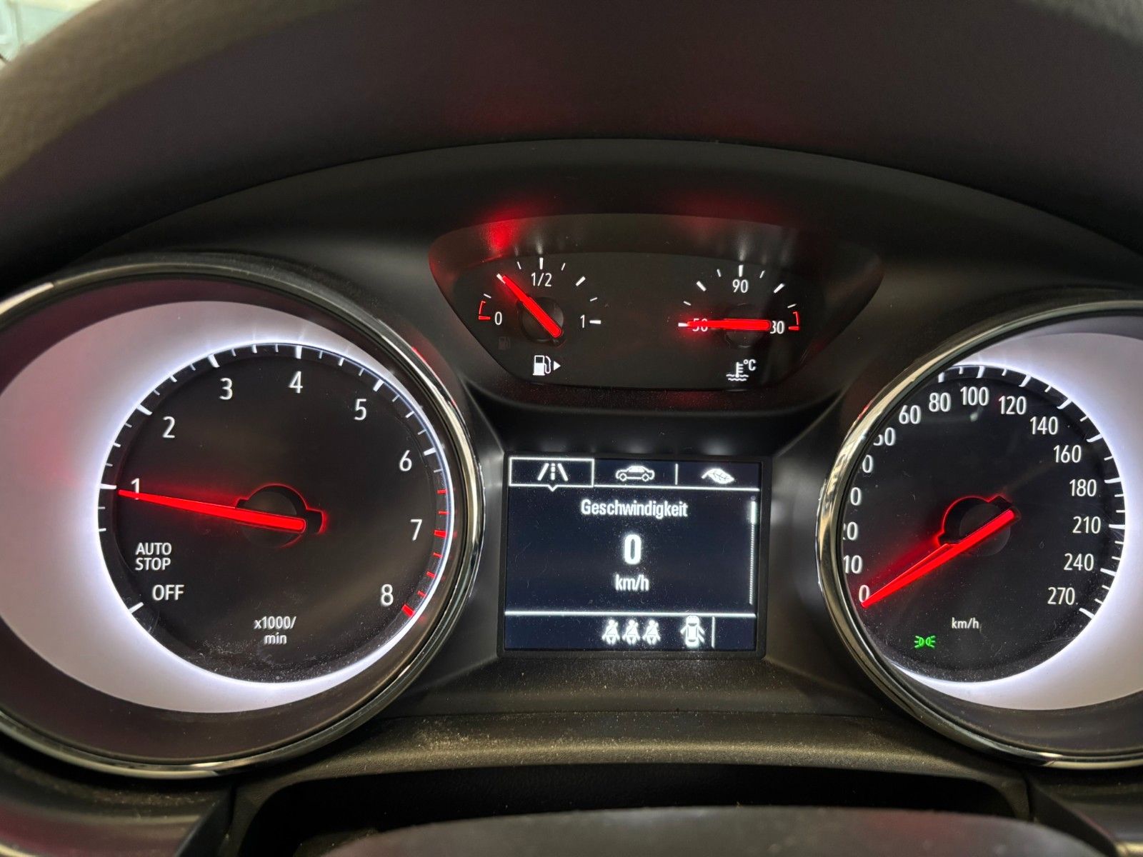 Fahrzeugabbildung Opel Astra K 1.4T 120-JAHRE KAMERA/SHZ/LHZ/ALU/ALLWET