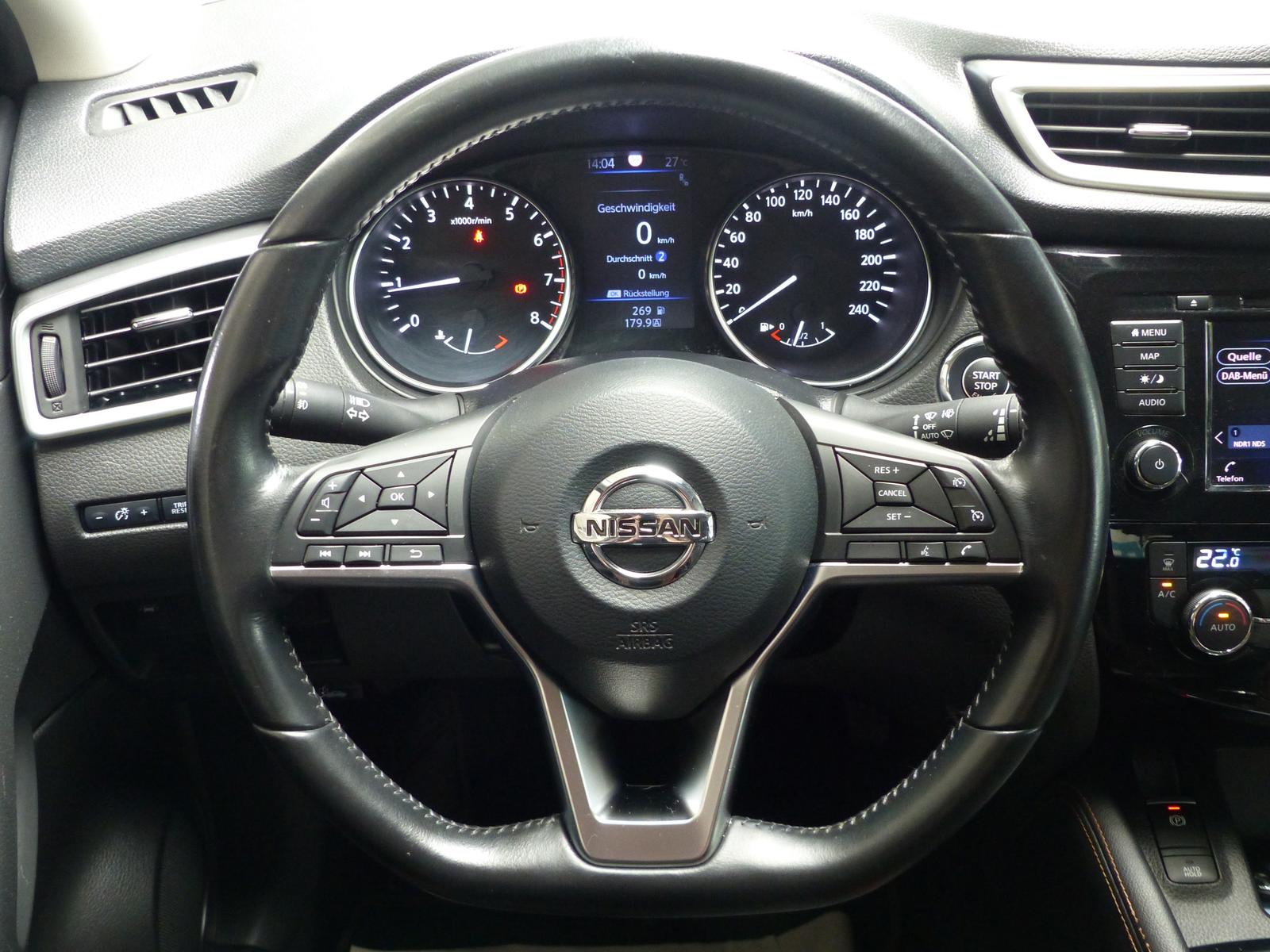 Nissan Qashqai N-Motion Panod+Navi+360°+PDC+Winterpaket