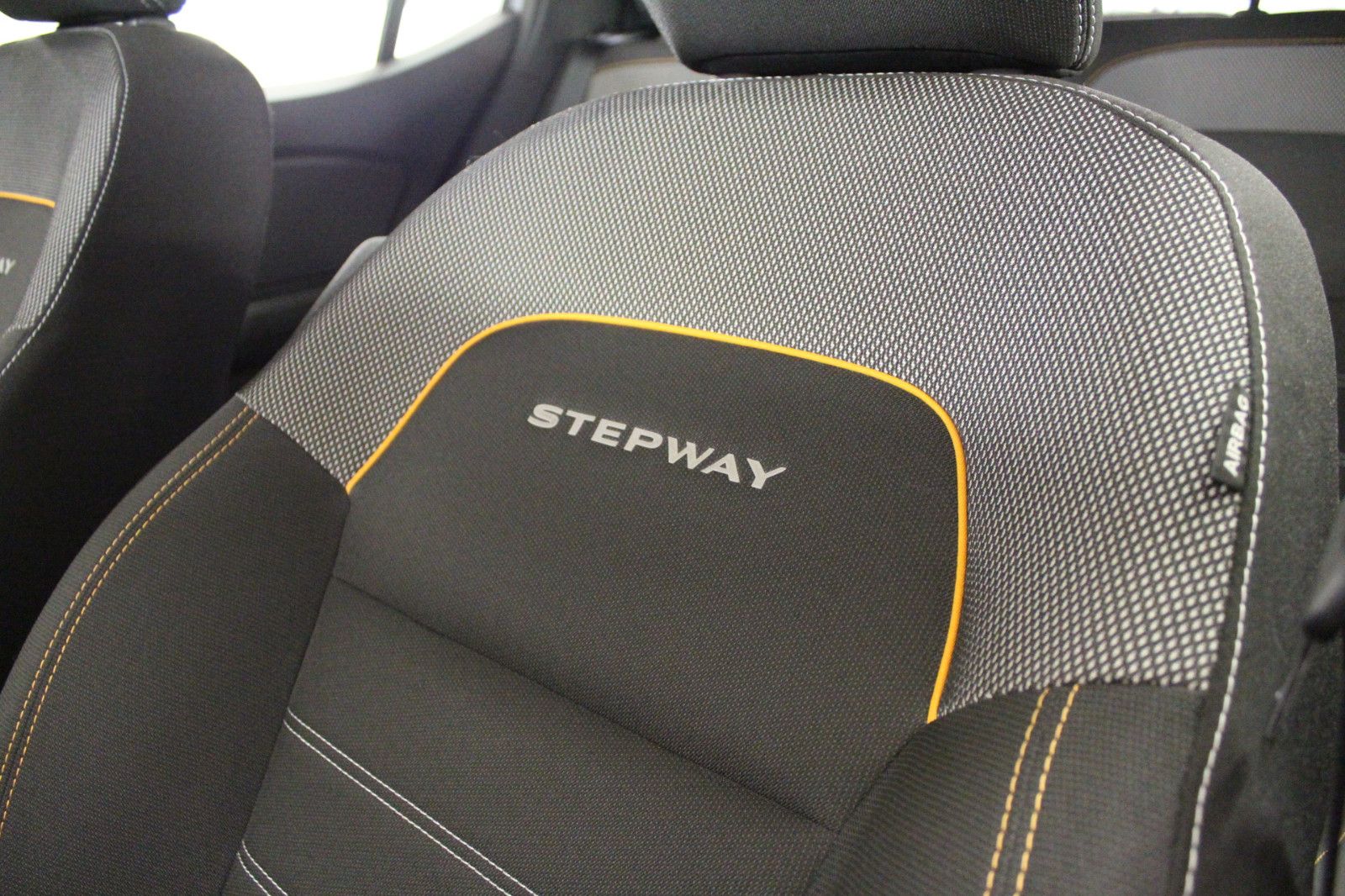 Fahrzeugabbildung Dacia Sandero Stepway TCe 100 ECO-G Comfort *Media-Dis