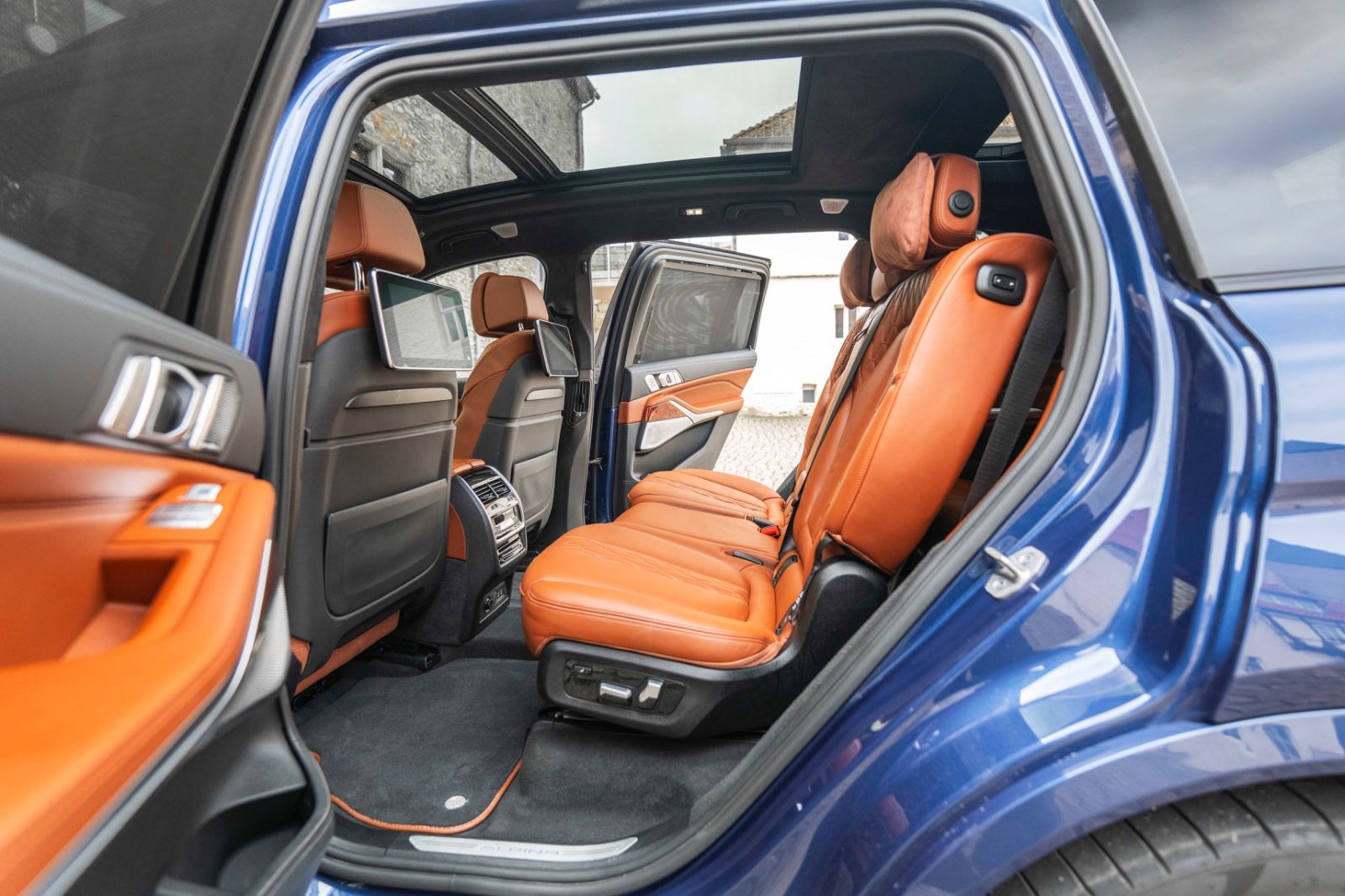 Fahrzeugabbildung ALPINA XB7 LASERLICHT ACC MASSAGE SKYROOF B&W 360° AHK