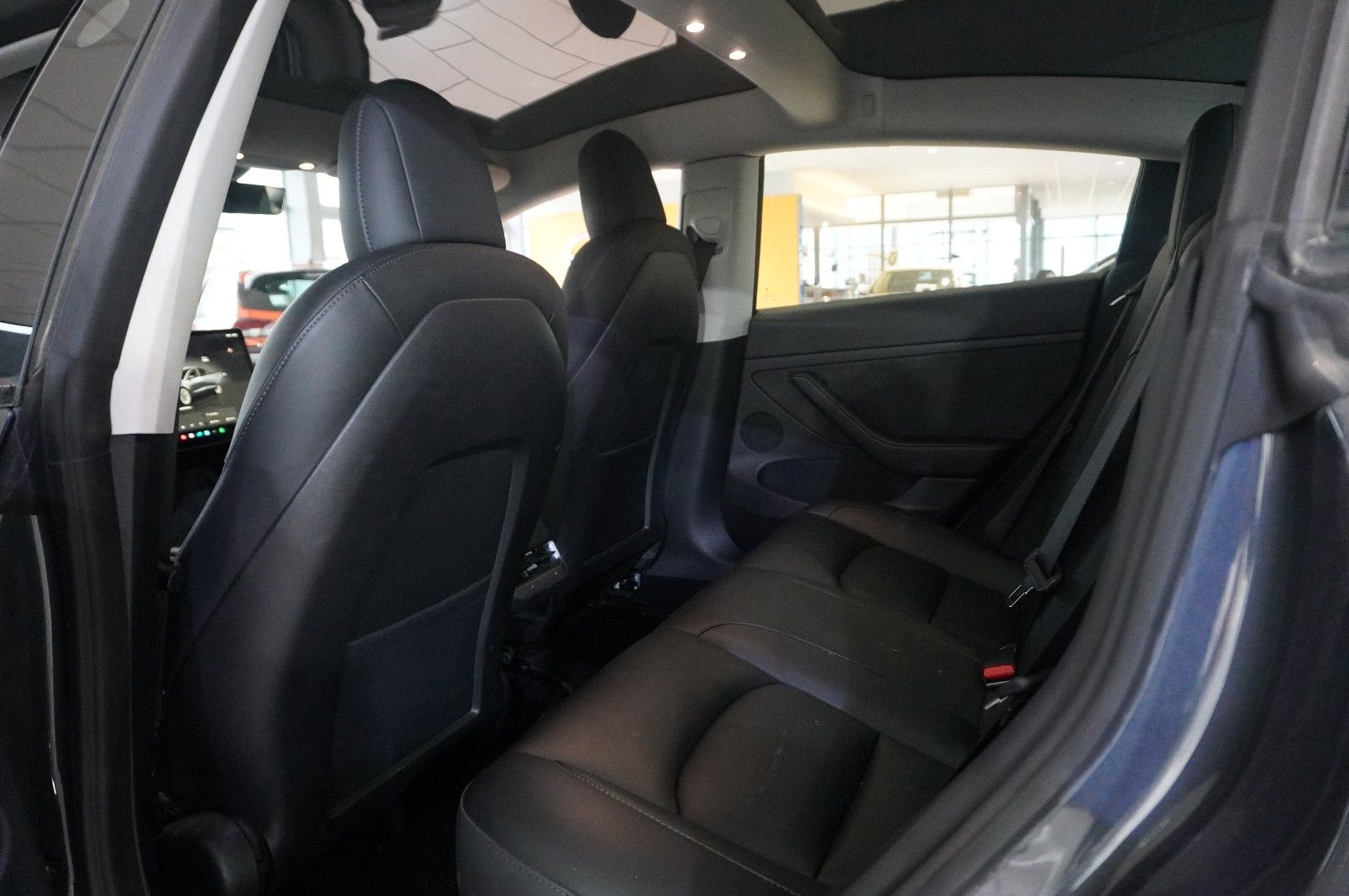 Fahrzeugabbildung Tesla Model 3 LONGRANGE DUAL-MOTOR NAVI/KAMERA/SH/PANO