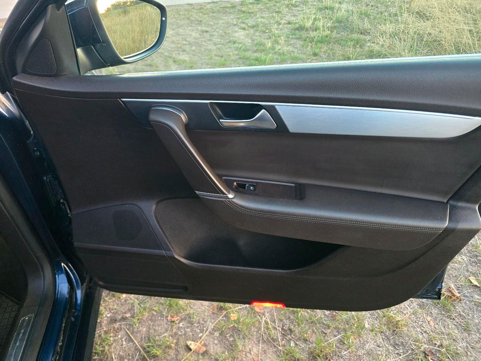 Volkswagen Passat 2011 — photo 9